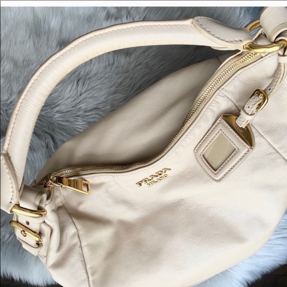 Prada Cream Leather Bag - Picture 4 of 16